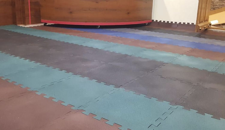 classic Iinterlocking rubber tiles for gym floorings